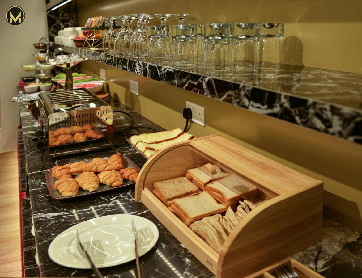 Muscat Express Hotel Bagian luar foto